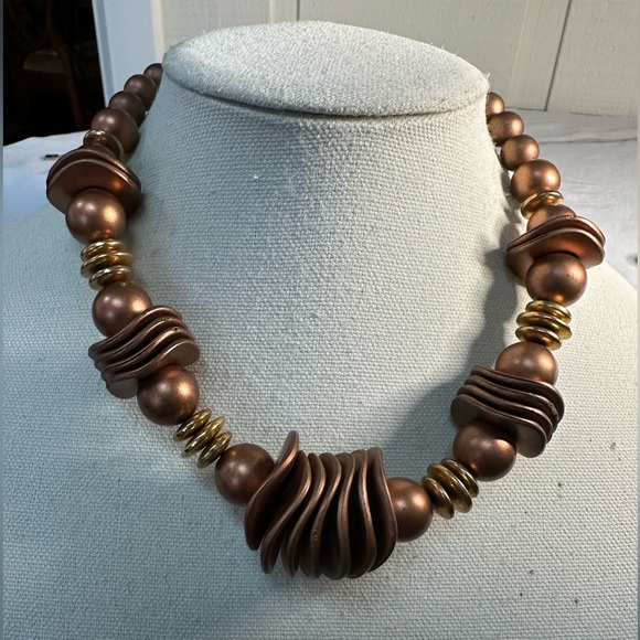 Futuristic copper colored bead statement necklace - Picture 2 of 4
